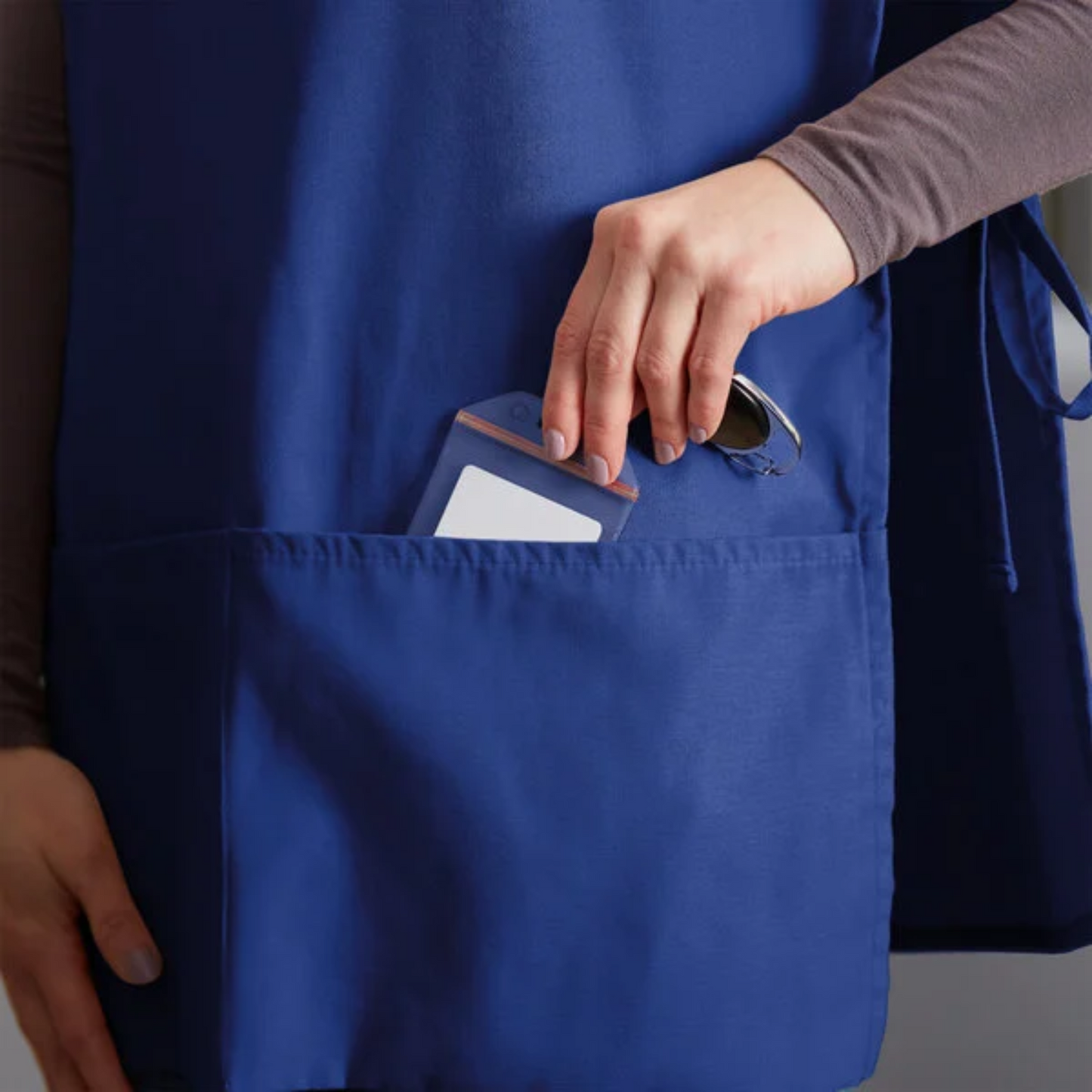 Choice Royal Blue Poly-Cotton Cobbler Apron with 2 Pockets - Durable, Adjustable, and Versatile